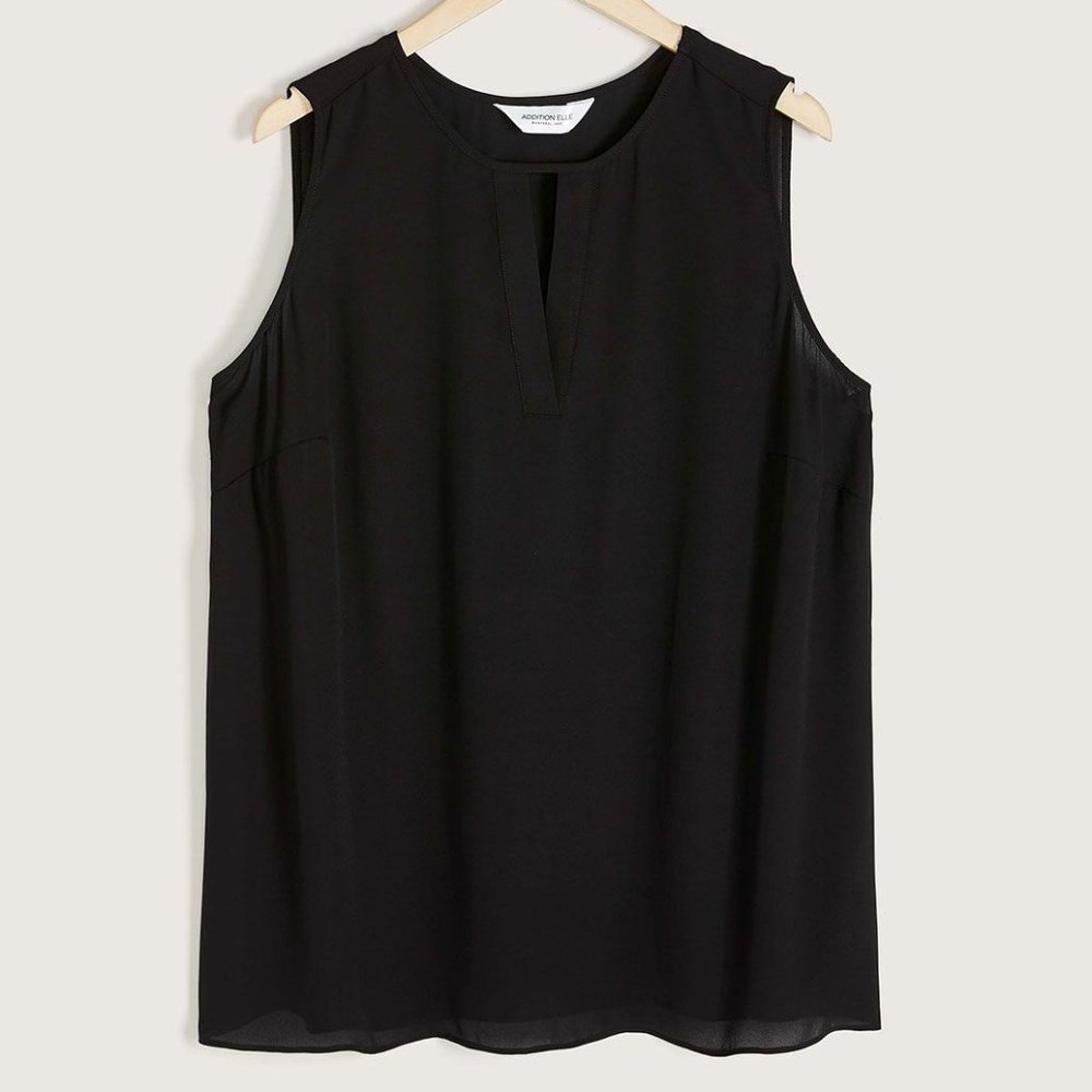 **SOLD** NWT Addition Elle Peek-A-Boo Top X